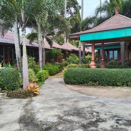 Lipa Bay Resort Lipa Noi Exteriör bild