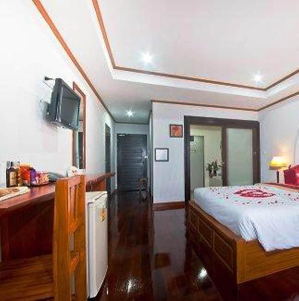 Lipa Bay Resort Lipa Noi Exteriör bild