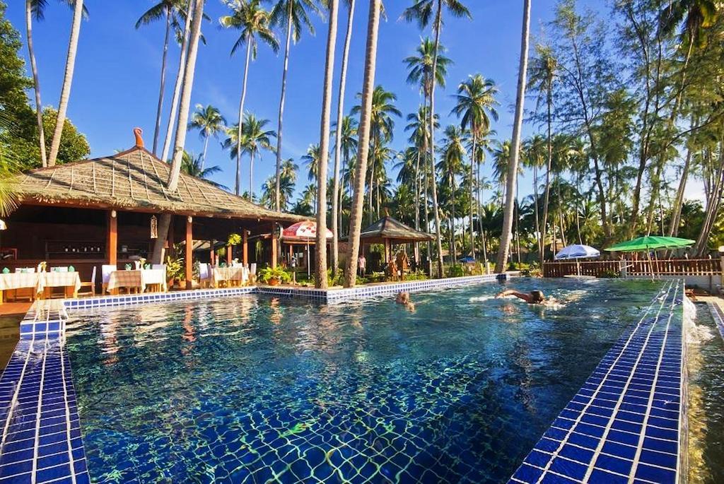 Lipa Bay Resort Lipa Noi Exteriör bild