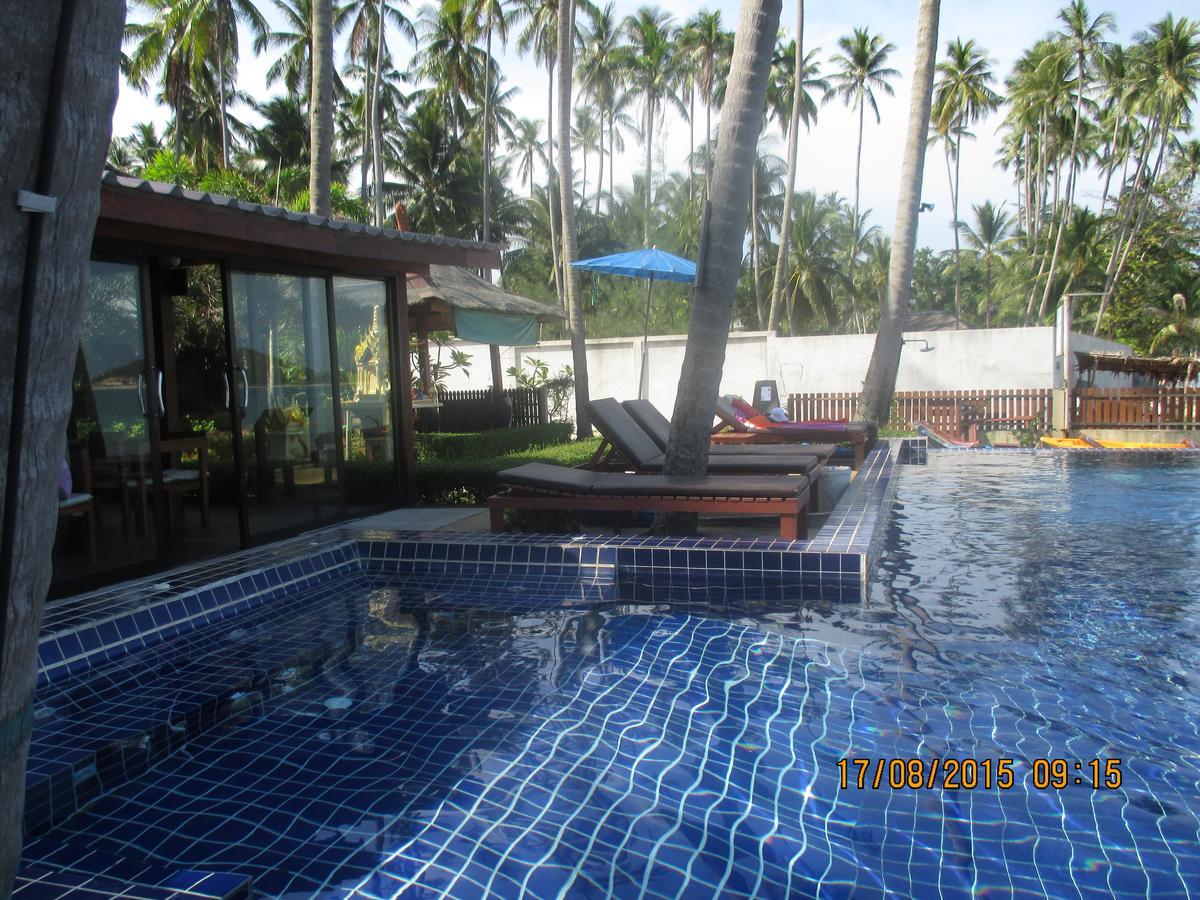 Lipa Bay Resort Lipa Noi Exteriör bild