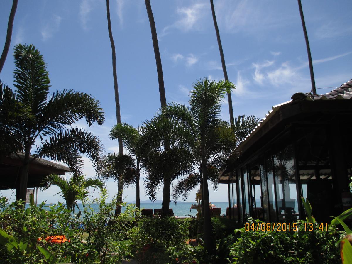 Lipa Bay Resort Lipa Noi Exteriör bild